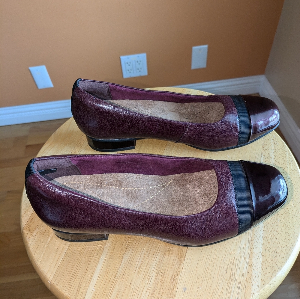 NEW Clark’s Wine (Aubergine) Color Ballet Flat Keesha Rosa Size 6.5 M